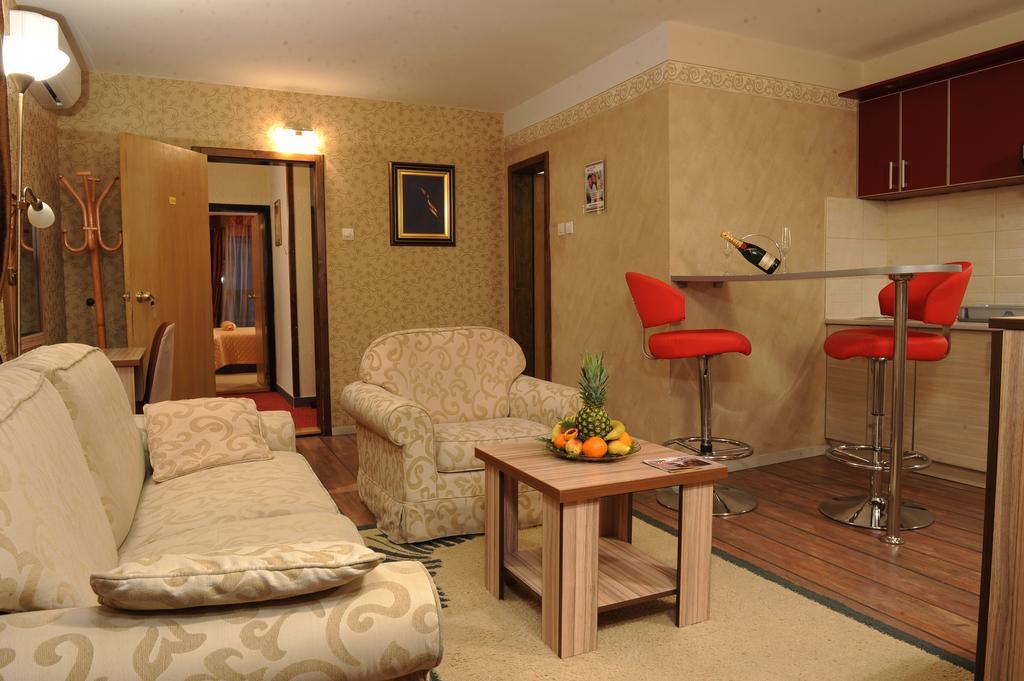 Klub Satelit Zlatibor Bed and Breakfast Esterno foto